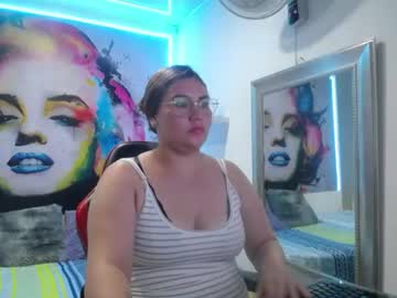 chloe peach19