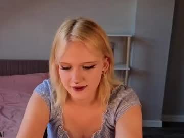 lilly jhonas